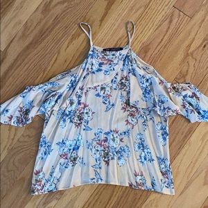 Floral bare shoulder top 🌸